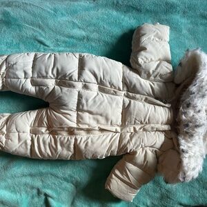 Mother’s Babybear 6-9 month snowsuit